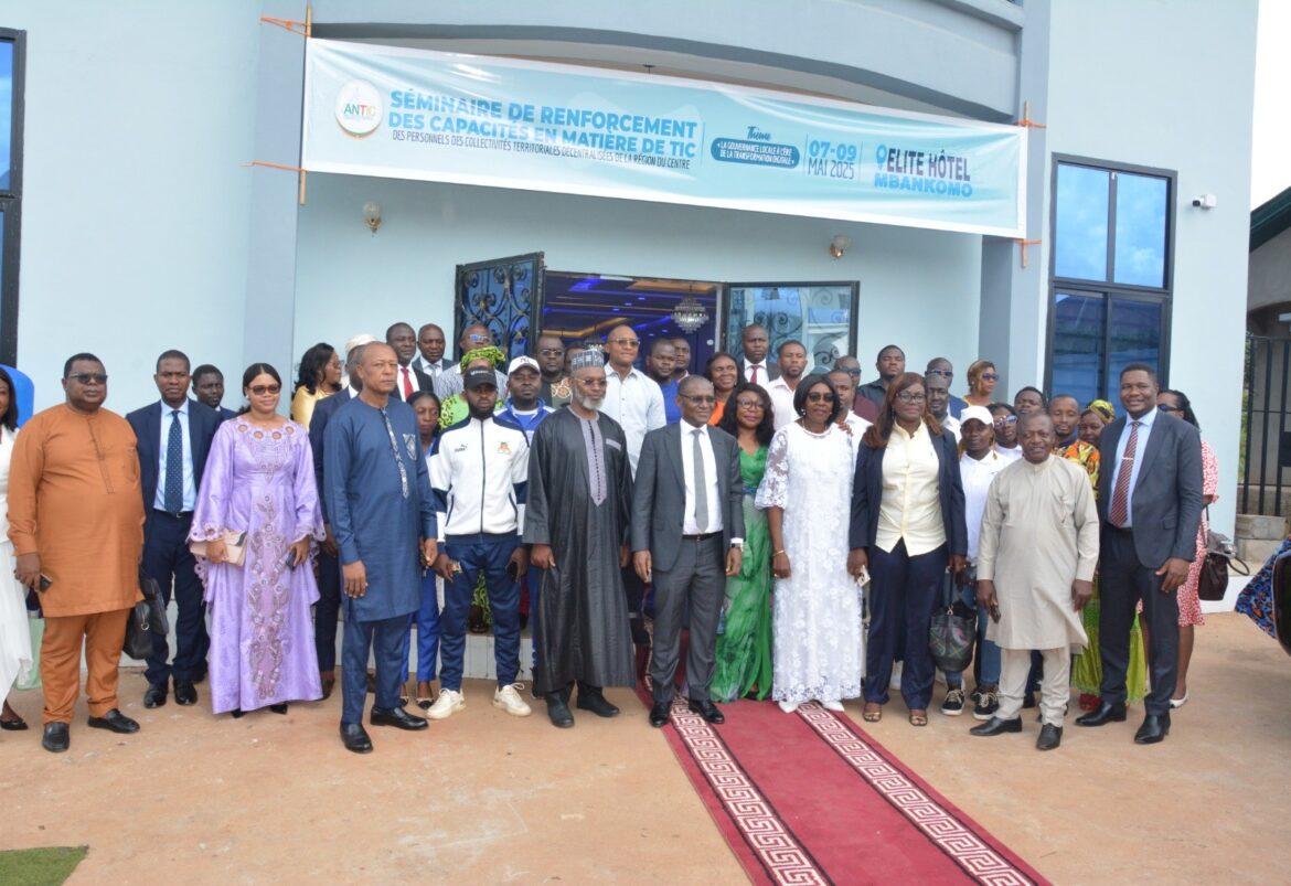 Antic Boss With Participants At The Seminar