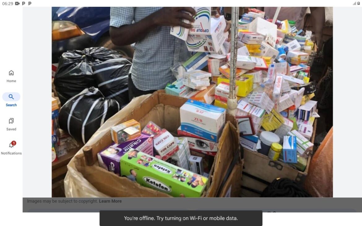 Drugs of doubtful origin exposed in streets