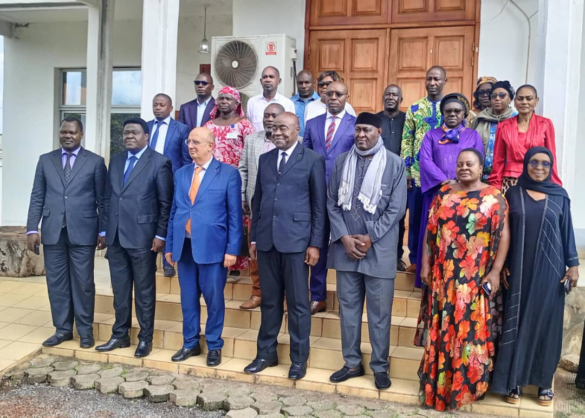 Family photo of minart boss, staff and ambassador after the audience