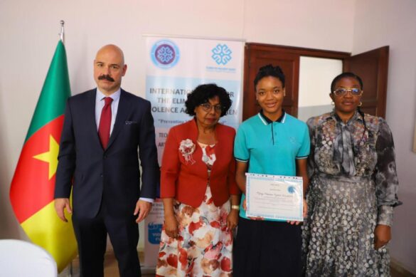 Myrrha Mpay with her award, alongside Minister Nalova, her mother, Nicole Mpayc, and Turkish Ambassador