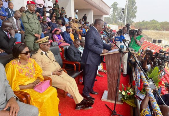 Motazé addressing the population at launch of activities to celebrate World Customs Day