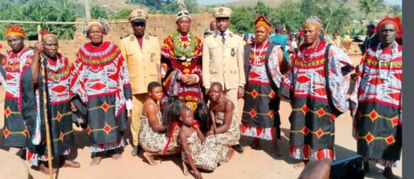 Fon Meh Buh II in the middle flancked by administrative staff and other traditional rulers