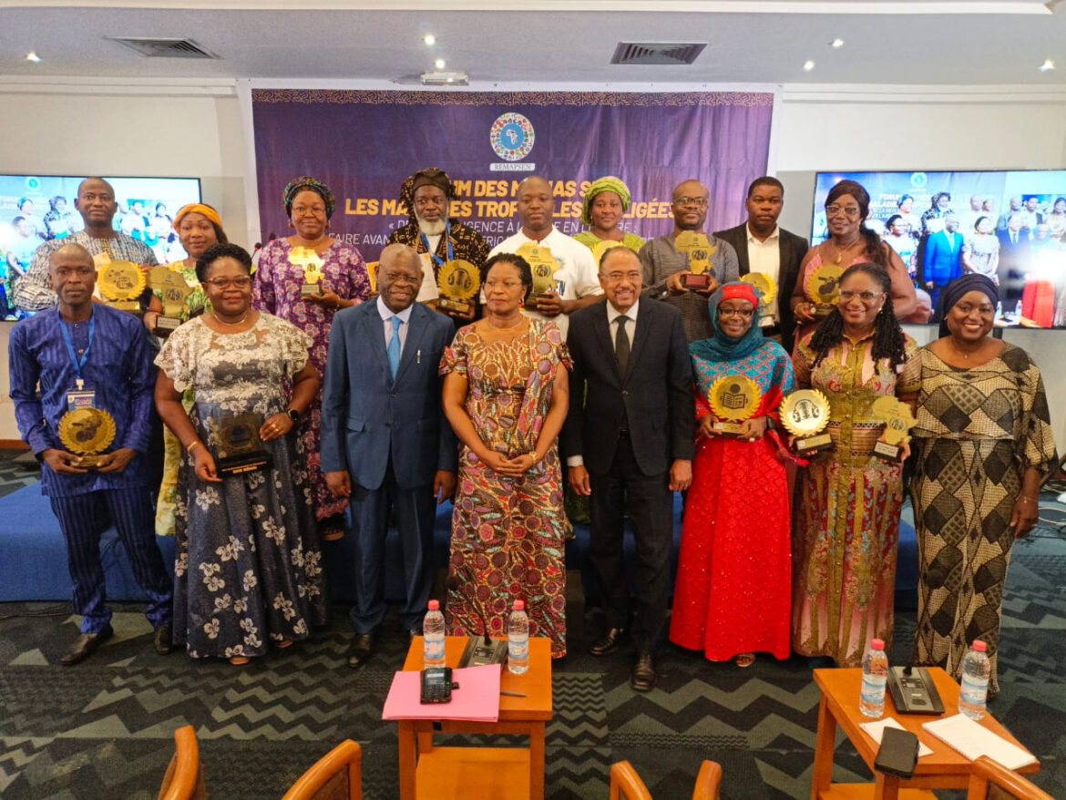 Awardees and organizers at closing ceremony of the REMAPSEN meeting on the elimination of NTDs